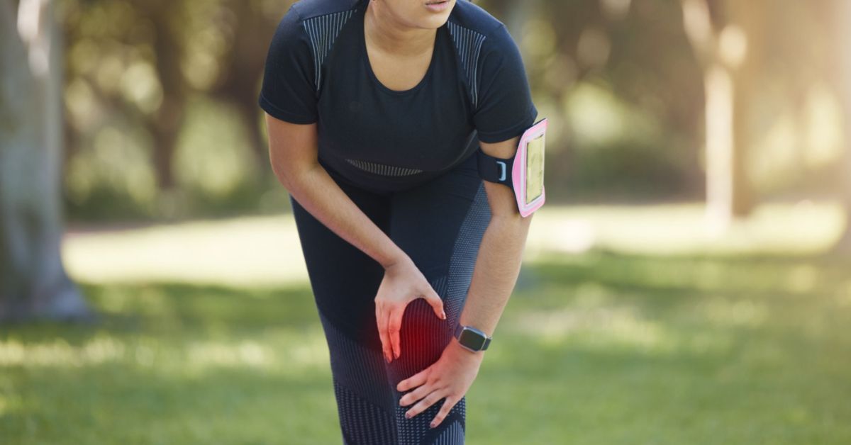 Person experiencing joint stiffness early sign consulting the best orthopedic doctor in Indore for evaluation and improved movement